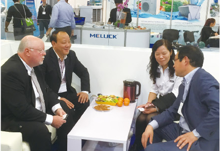 冰轮集团李增群董事长在德国制冷展与Parker、AMG公司亲切交谈